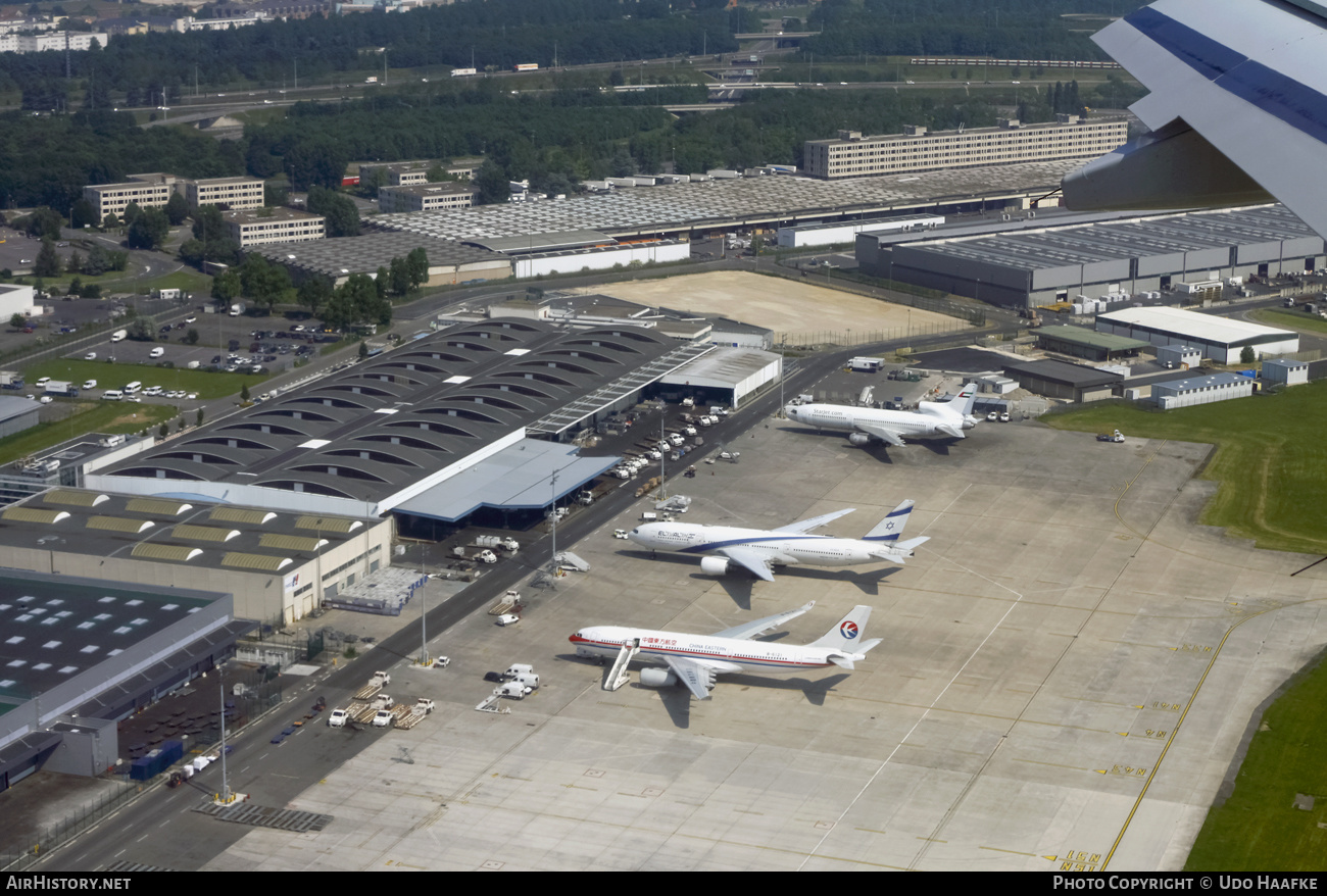 Airport photo of Paris - Charles de Gaulle (LFPG / CDG) in France | AirHistory.net #408632