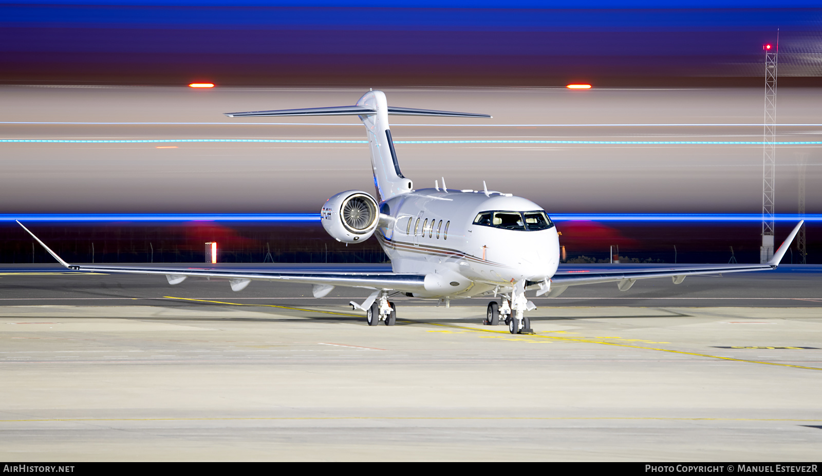 Aircraft Photo of CS-CHH | Bombardier Challenger 350 (BD-100-1A10) | AirHistory.net #408684