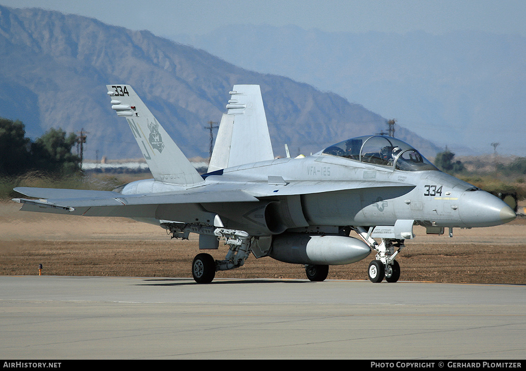 Aircraft Photo of 163510 | McDonnell Douglas F/A-18D Hornet | USA - Navy | AirHistory.net #408714