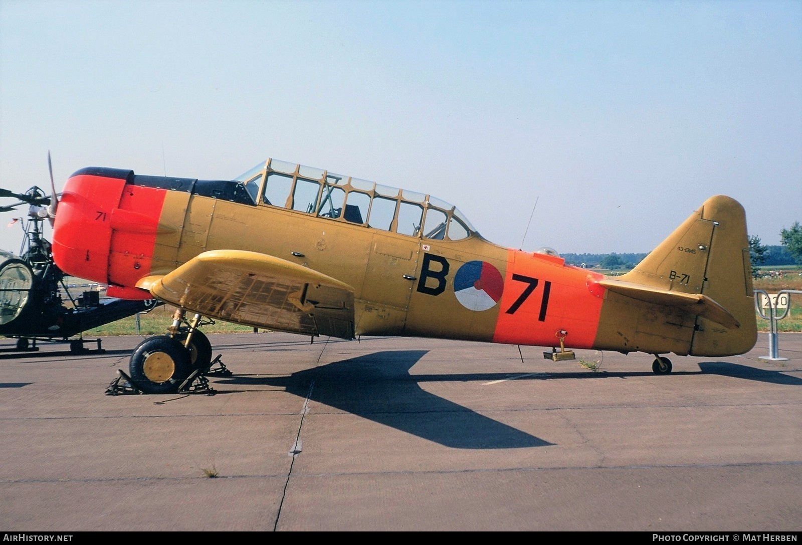 Aircraft Photo of B-71 / 43-13145 | North American AT-16 Harvard IIB | Netherlands - Air Force | AirHistory.net #408721