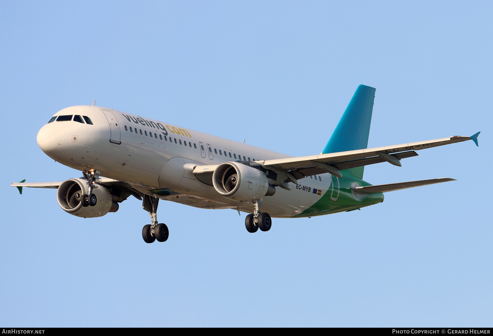 Aircraft Photo of EC-MYB | Airbus A320-214 | Vueling Airlines | AirHistory.net #408850