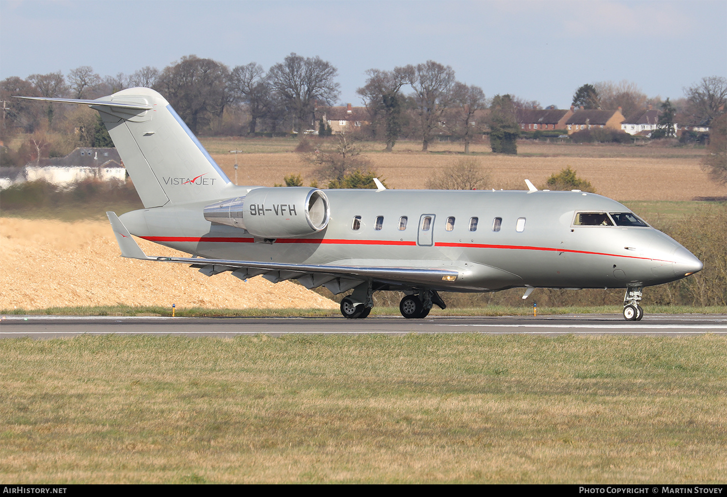 Aircraft Photo of 9H-VFH | Bombardier Challenger 605 (CL-600-2B16) | VistaJet | AirHistory.net #408928