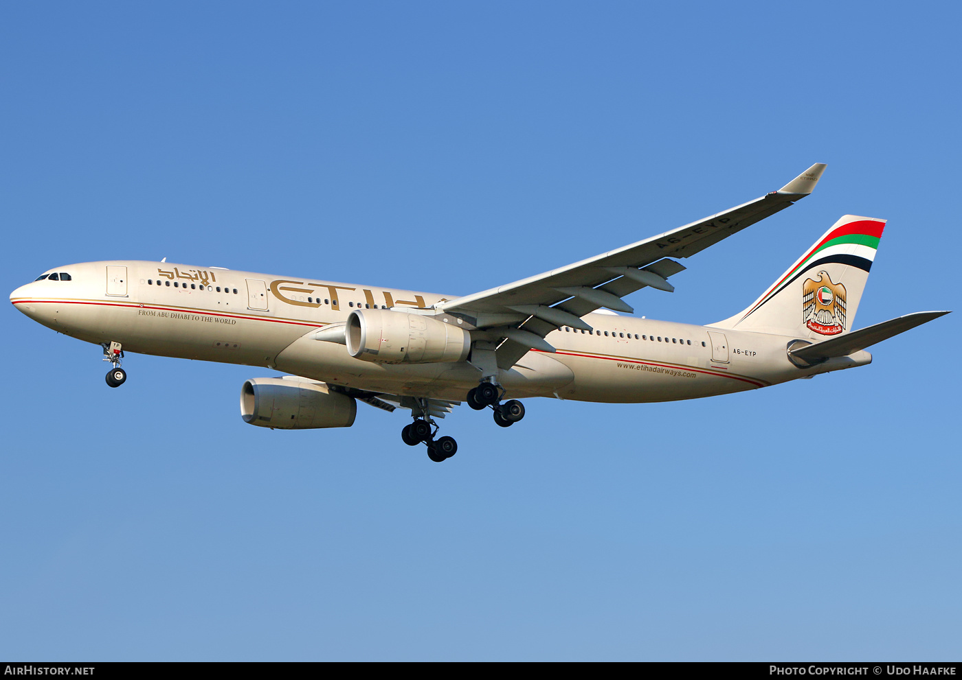 Aircraft Photo of A6-EYP | Airbus A330-243 | Etihad Airways | AirHistory.net #409017