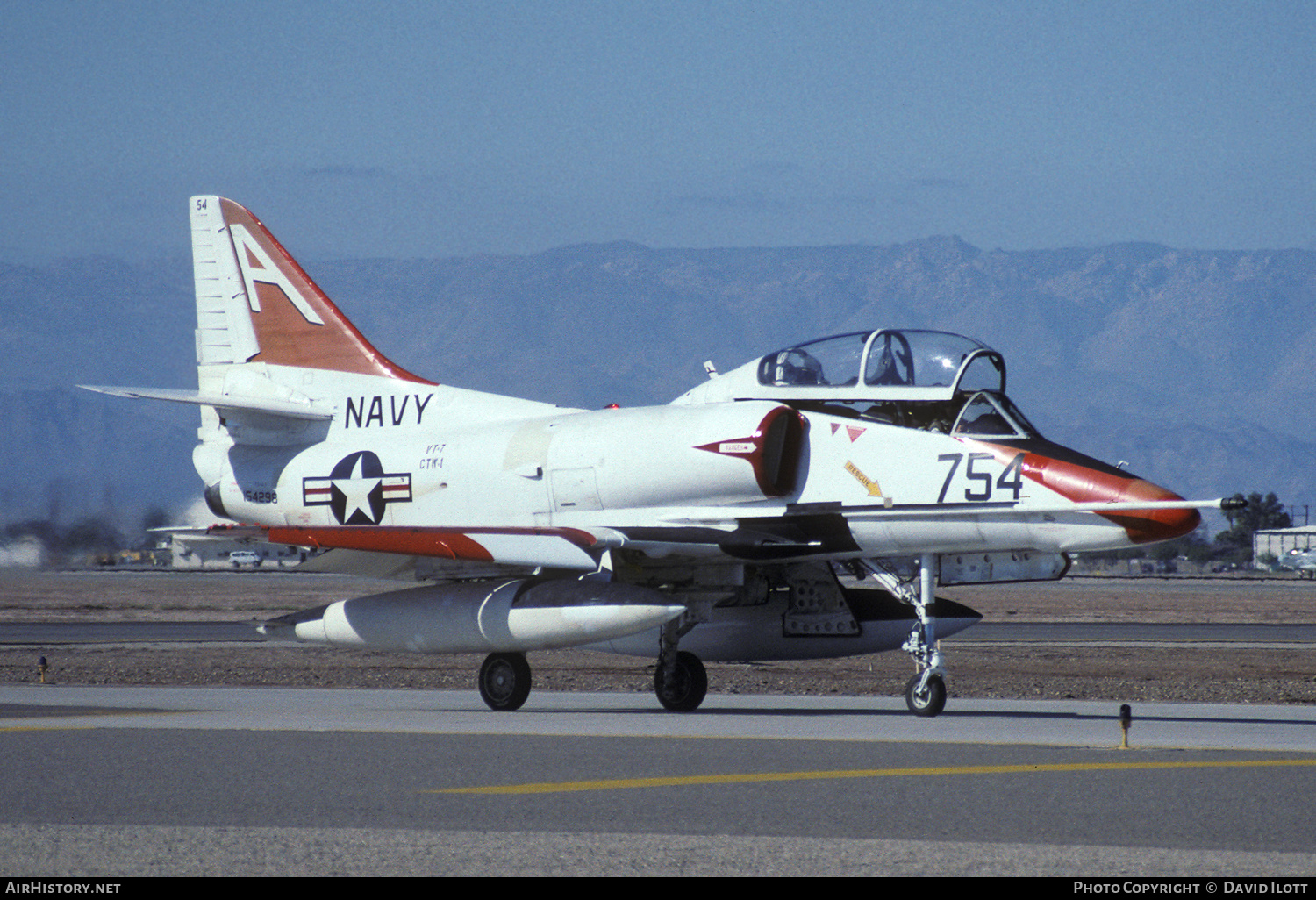 Aircraft Photo of 154298 / 4298 | Douglas TA-4J Skyhawk | USA - Navy | AirHistory.net #409457