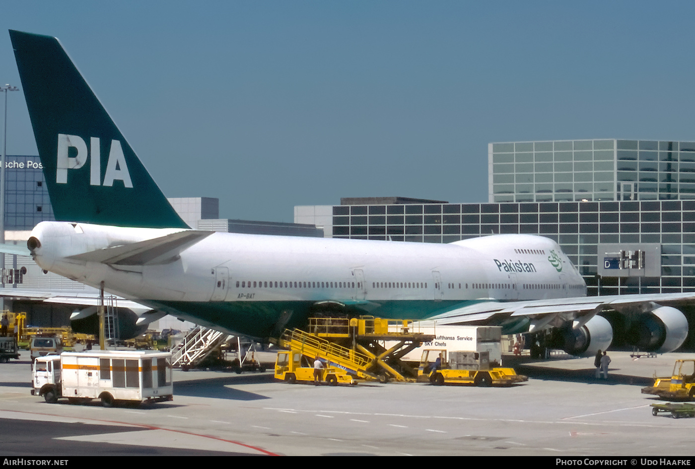 Aircraft Photo of AP-BAT | Boeing 747-240BM | Pakistan International Airlines - PIA | AirHistory.net #409491