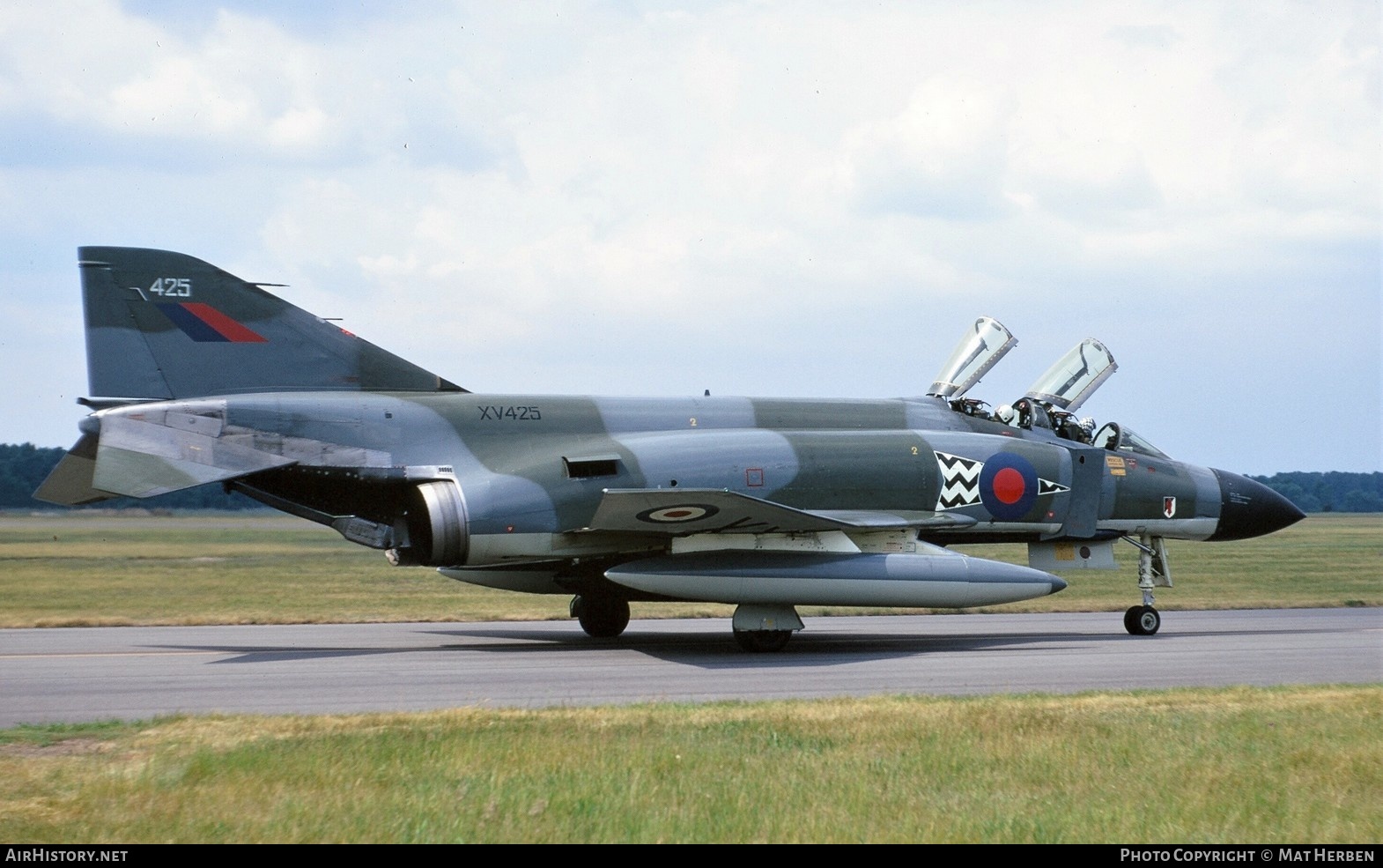 Aircraft Photo of XV425 | McDonnell Douglas F-4M Phantom FGR2 | UK - Air Force | AirHistory.net #409555