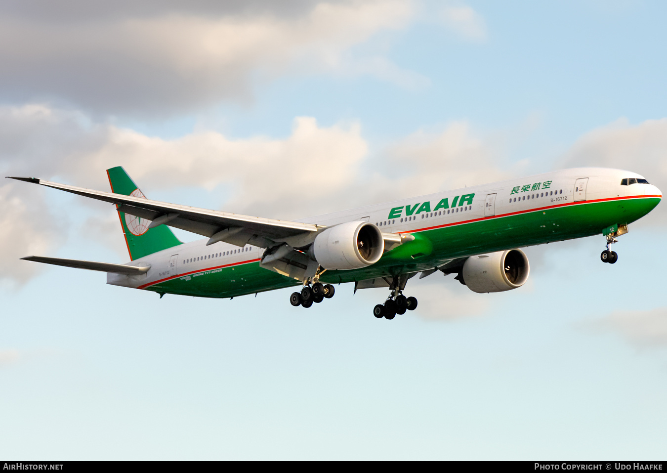 Aircraft Photo of B-16712 | Boeing 777-35E/ER | EVA Air | AirHistory.net #409626