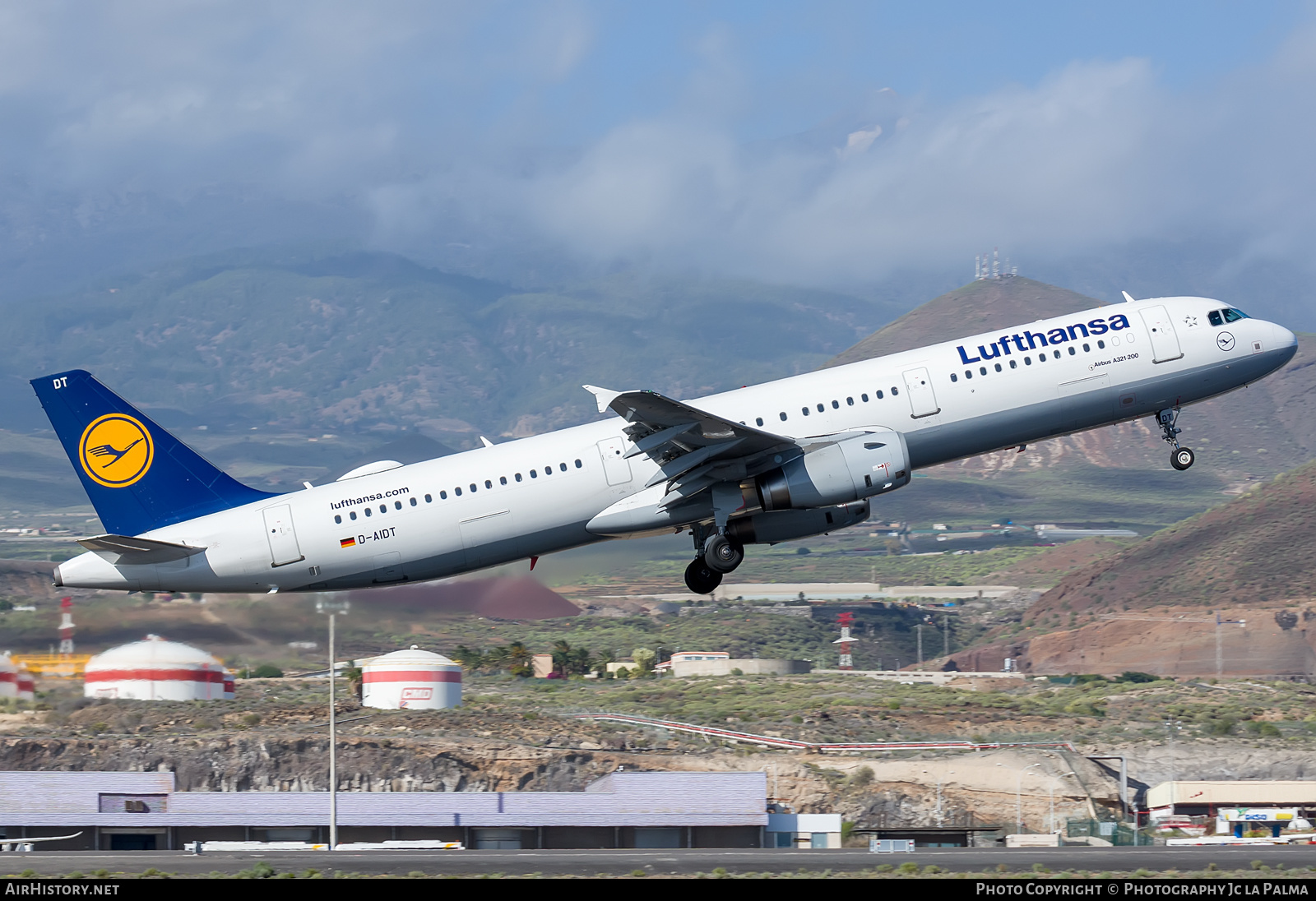 Aircraft Photo of D-AIDT | Airbus A321-231 | Lufthansa | AirHistory.net #409787