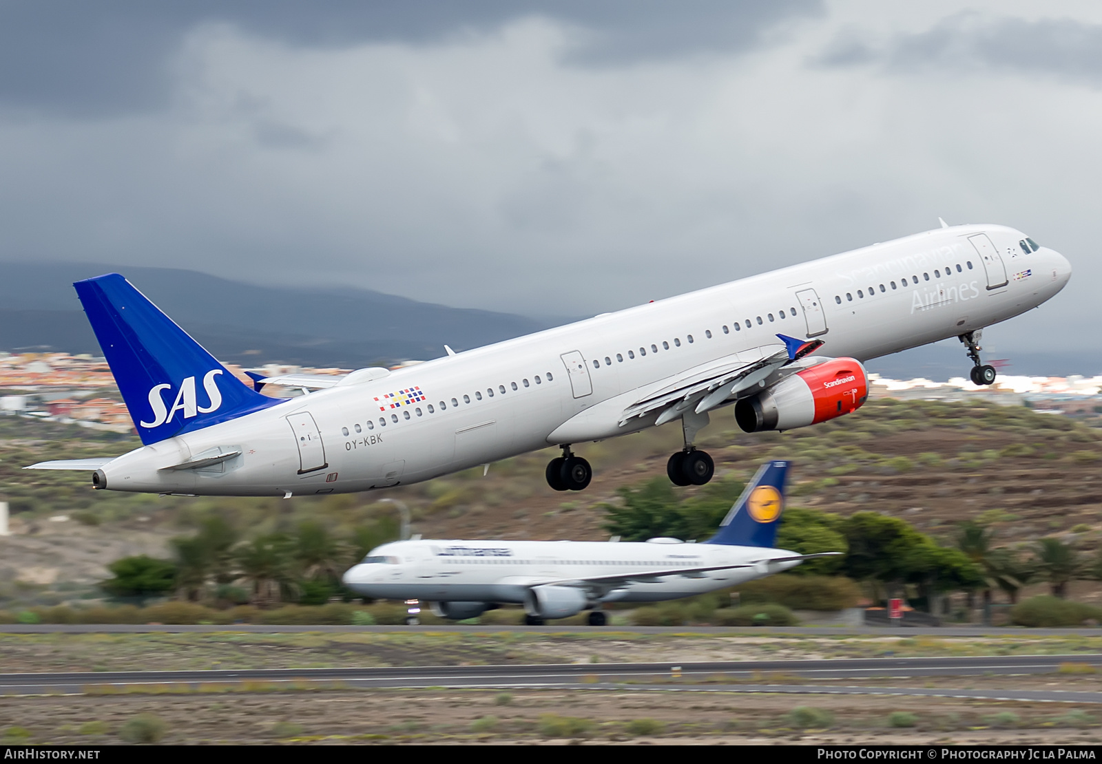 Aircraft Photo of OY-KBK | Airbus A321-232 | Scandinavian Airlines - SAS | AirHistory.net #409810
