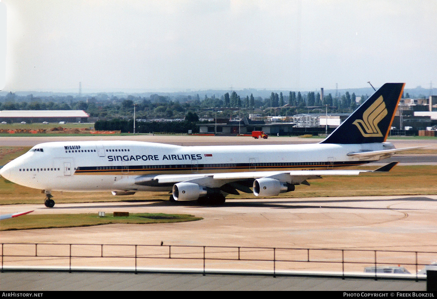 Aircraft Photo of 9V-SMD | Boeing 747-412 | Singapore Airlines | AirHistory.net #409841