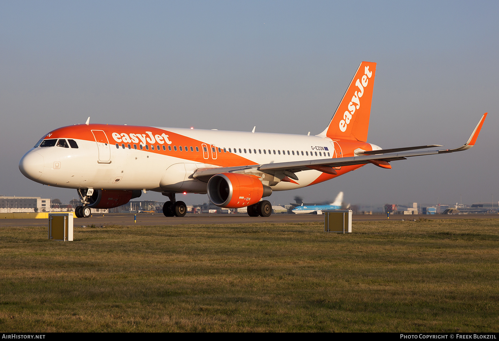 Aircraft Photo of G-EZON | Airbus A320-214 | EasyJet | AirHistory.net #409875