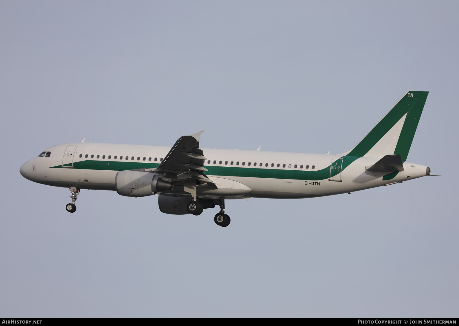 Aircraft Photo of EI-DTN | Airbus A320-216 | AirHistory.net #409924