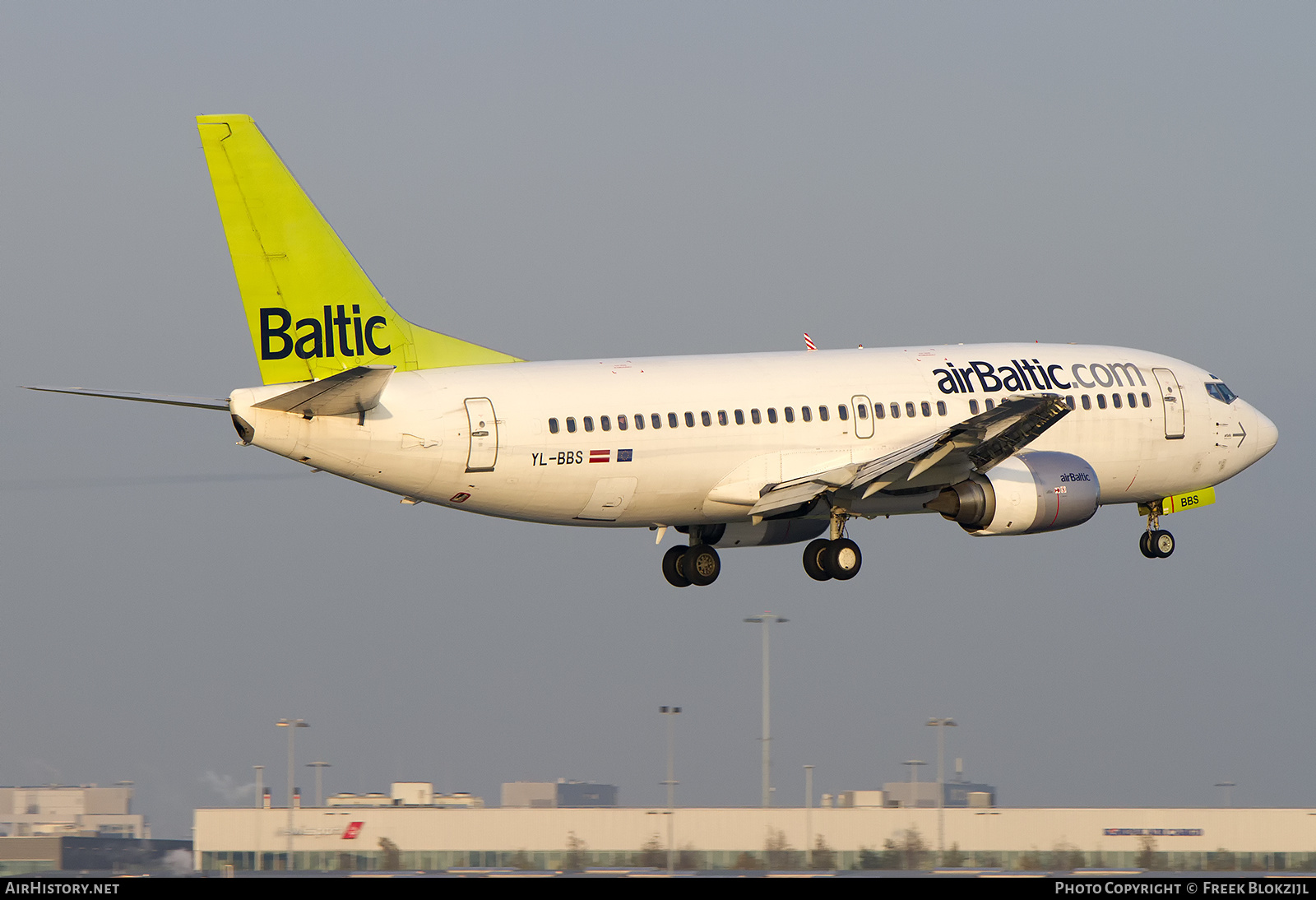Aircraft Photo of YL-BBS | Boeing 737-31S | AirBaltic | AirHistory.net #409984