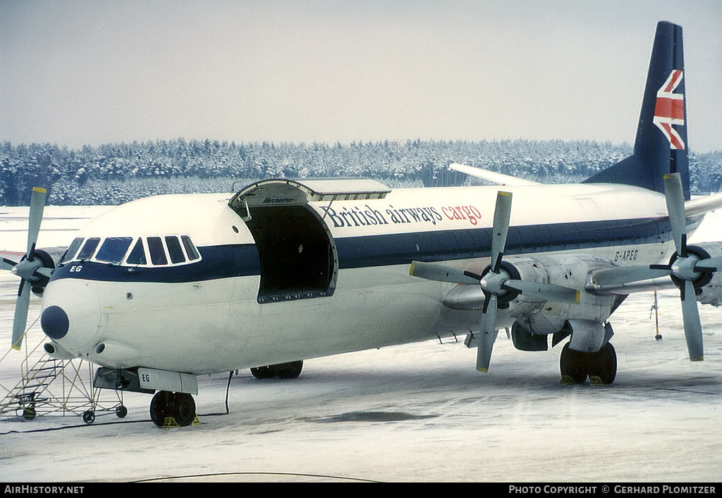 Aircraft Photo of G-APEG | Vickers 953C Merchantman | British Airways Cargo | AirHistory.net #410007