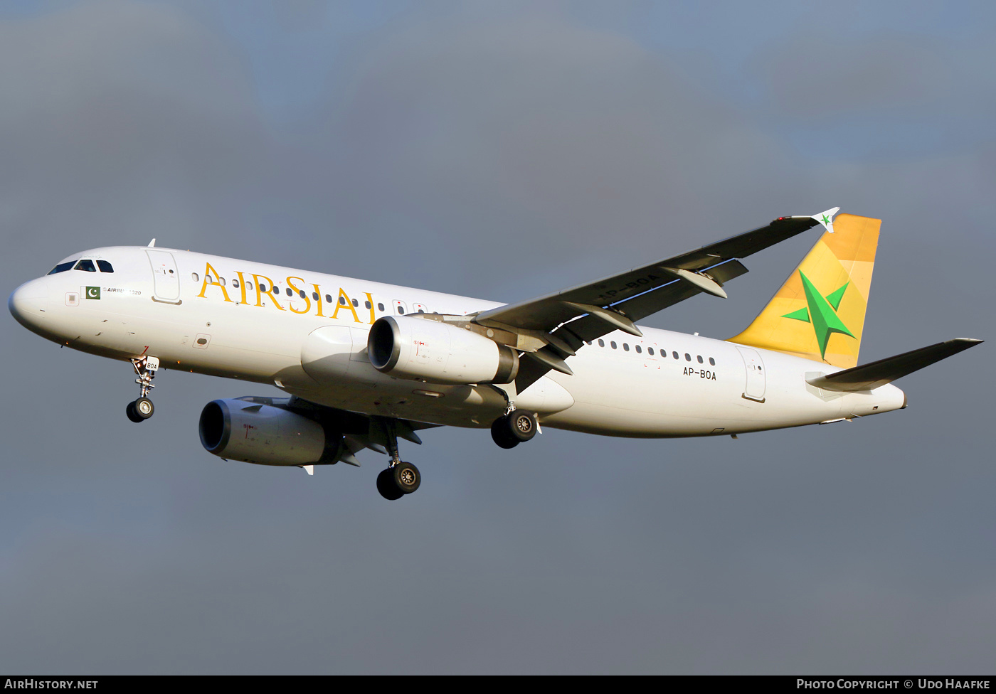 Aircraft Photo of AP-BOA | Airbus A320-232 | Air Sial | AirHistory.net #410058