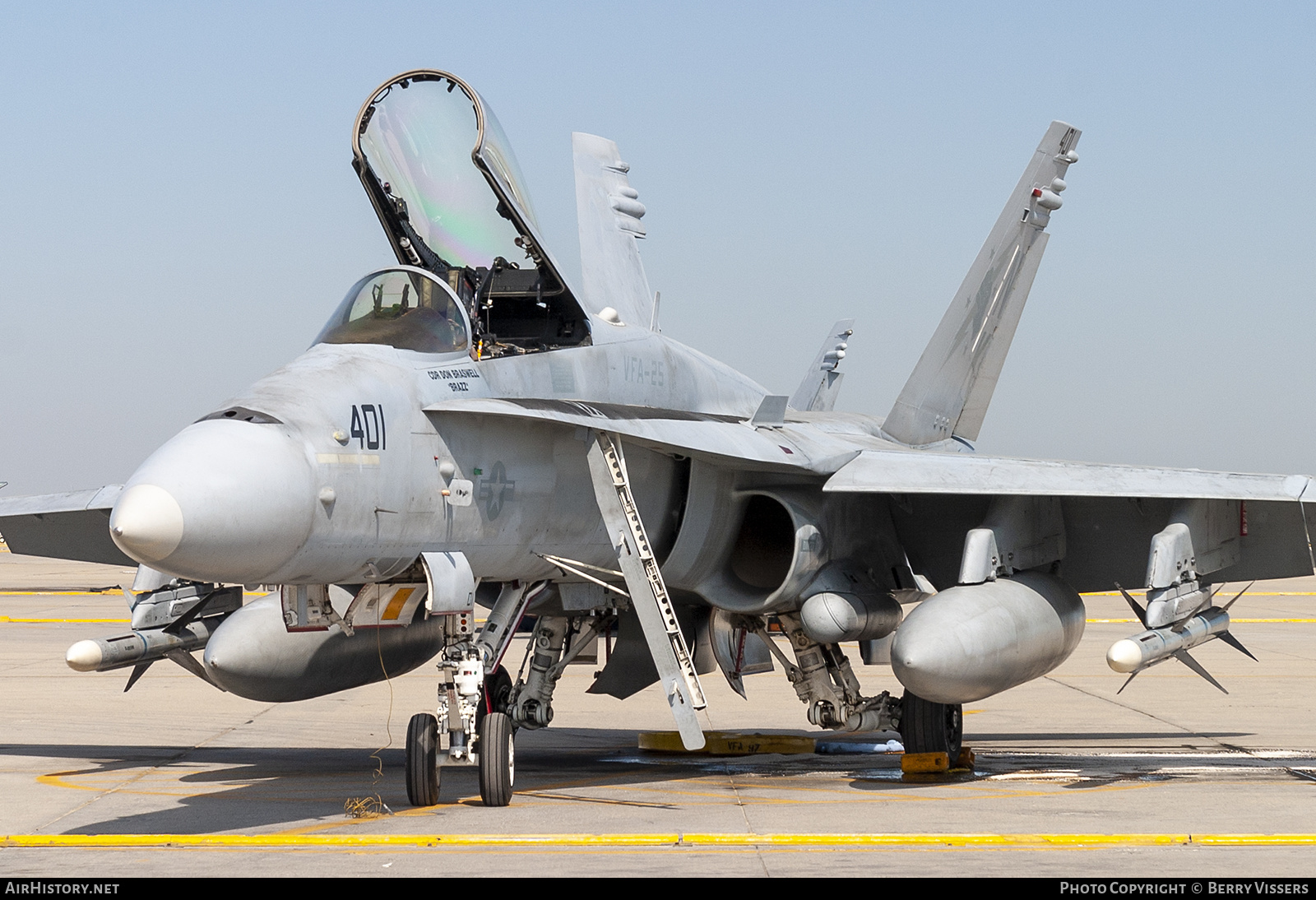 Aircraft Photo of 164635 | McDonnell Douglas F/A-18C Hornet | USA - Navy | AirHistory.net #410223