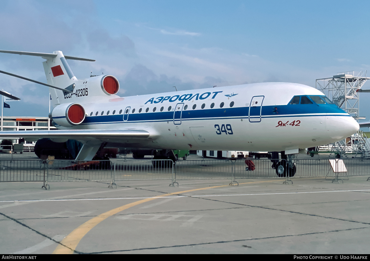 Aircraft Photo of CCCP-42306 | Yakovlev Yak-42 | Aeroflot | AirHistory.net #410234