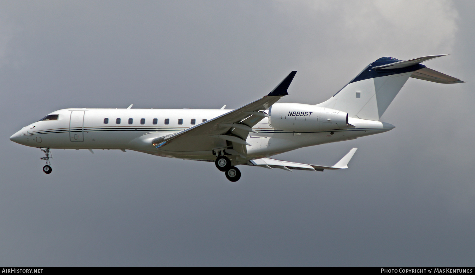 Aircraft Photo of N889ST | Bombardier Global 5000 (BD-700-1A11) | AirHistory.net #410310