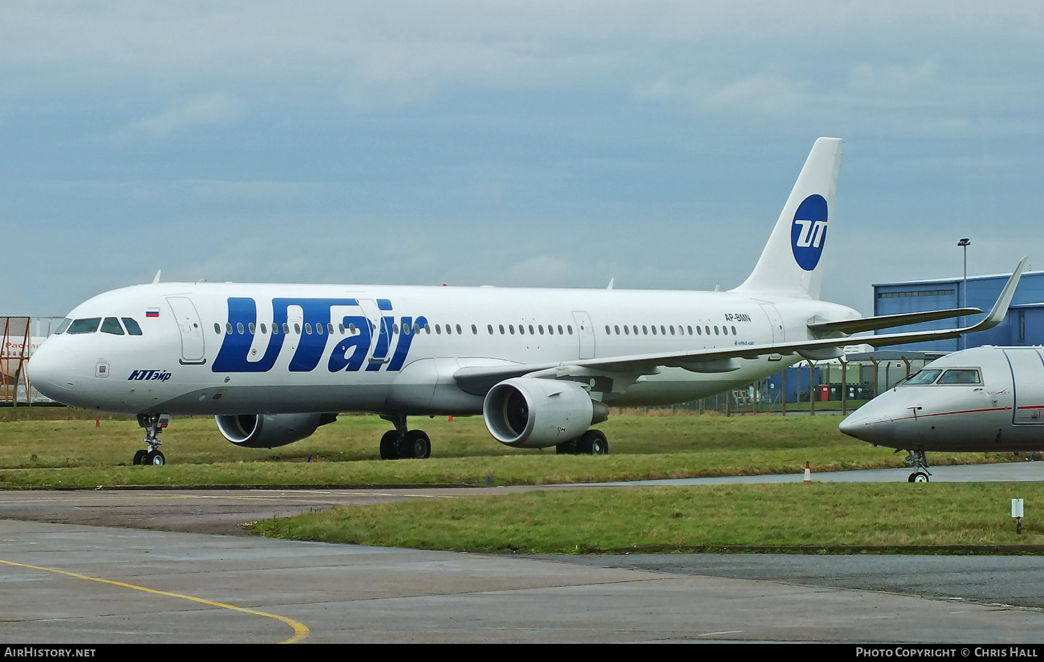 Aircraft Photo of AP-BMN | Airbus A321-211 | UTair | AirHistory.net #410388