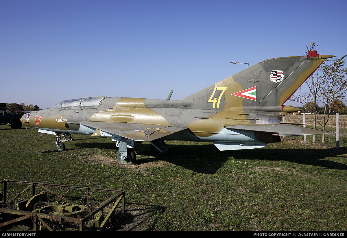 Aircraft Photo of 17 | Mikoyan-Gurevich MiG-21UM | Hungary - Air Force | AirHistory.net #410483
