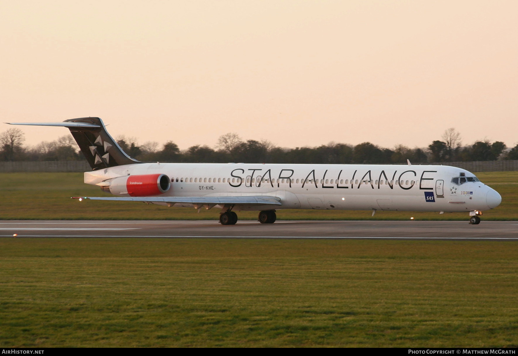 Aircraft Photo of OY-KHE | McDonnell Douglas MD-82 (DC-9-82) | Scandinavian Airlines - SAS | AirHistory.net #410544