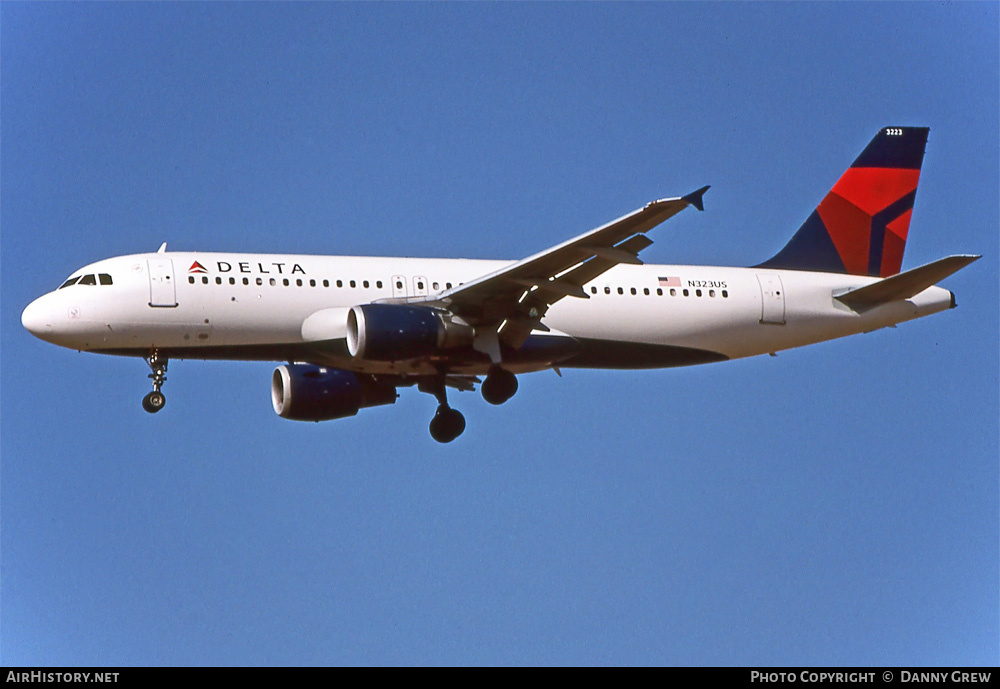 Aircraft Photo of N323US | Airbus A320-211 | Delta Air Lines | AirHistory.net #410858