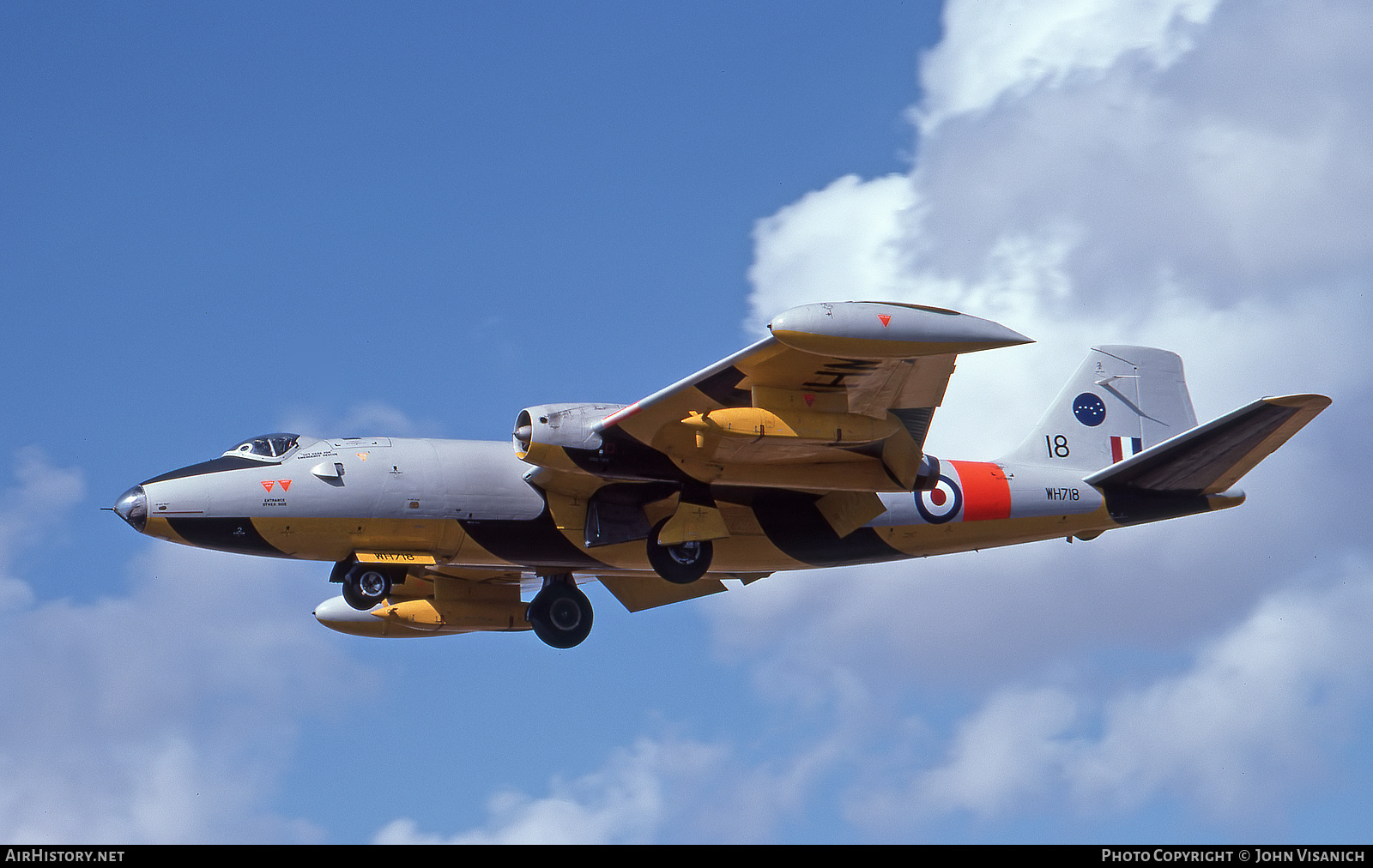 Aircraft Photo of WH718 | English Electric Canberra TT18 | UK - Air Force | AirHistory.net #410883