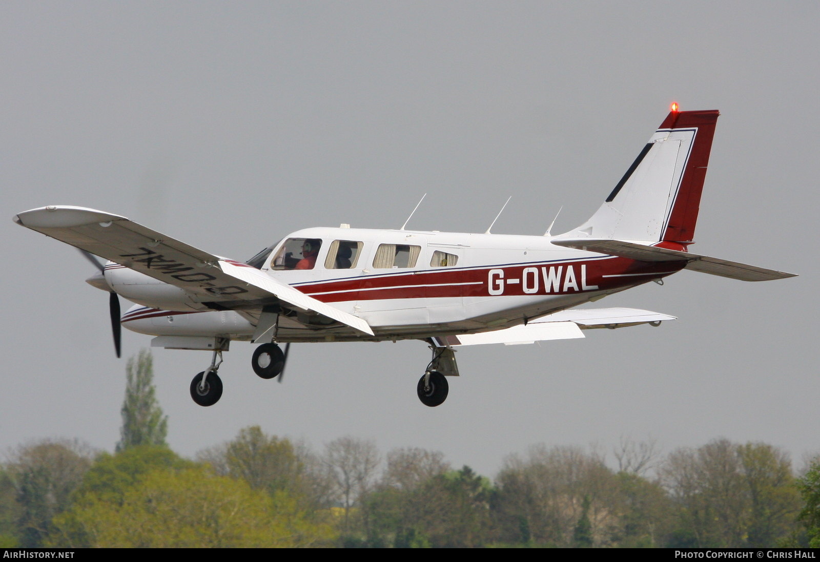 Aircraft Photo of G-OWAL | Piper PA-34-220T Seneca III | AirHistory.net #411021