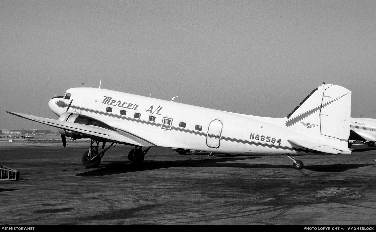 Aircraft Photo of N86584 | Douglas DC-3-G202A | Mercer Airlines | AirHistory.net #411053
