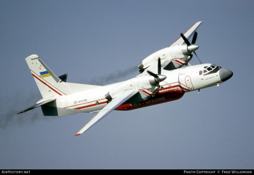 Aircraft Photo of UR-48086 | Antonov An-32P Firekiller | Aviant | AirHistory.net #411132