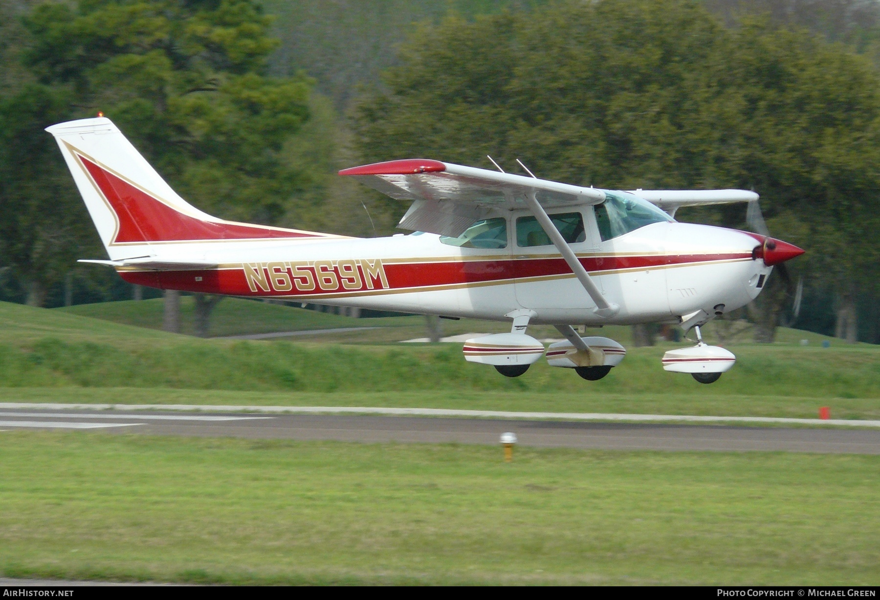 Aircraft Photo of N6569M | Cessna 182P Skylane | AirHistory.net #411235