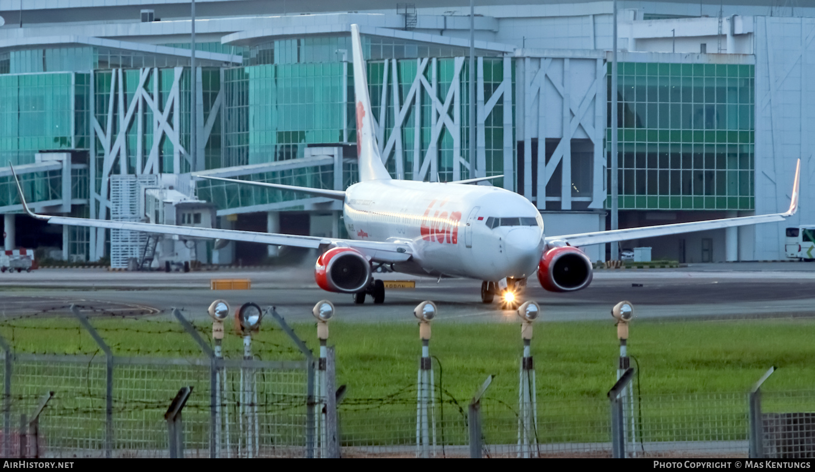 Aircraft Photo of PK-LFL | Boeing 737-9GP/ER | Lion Air | AirHistory.net #411255