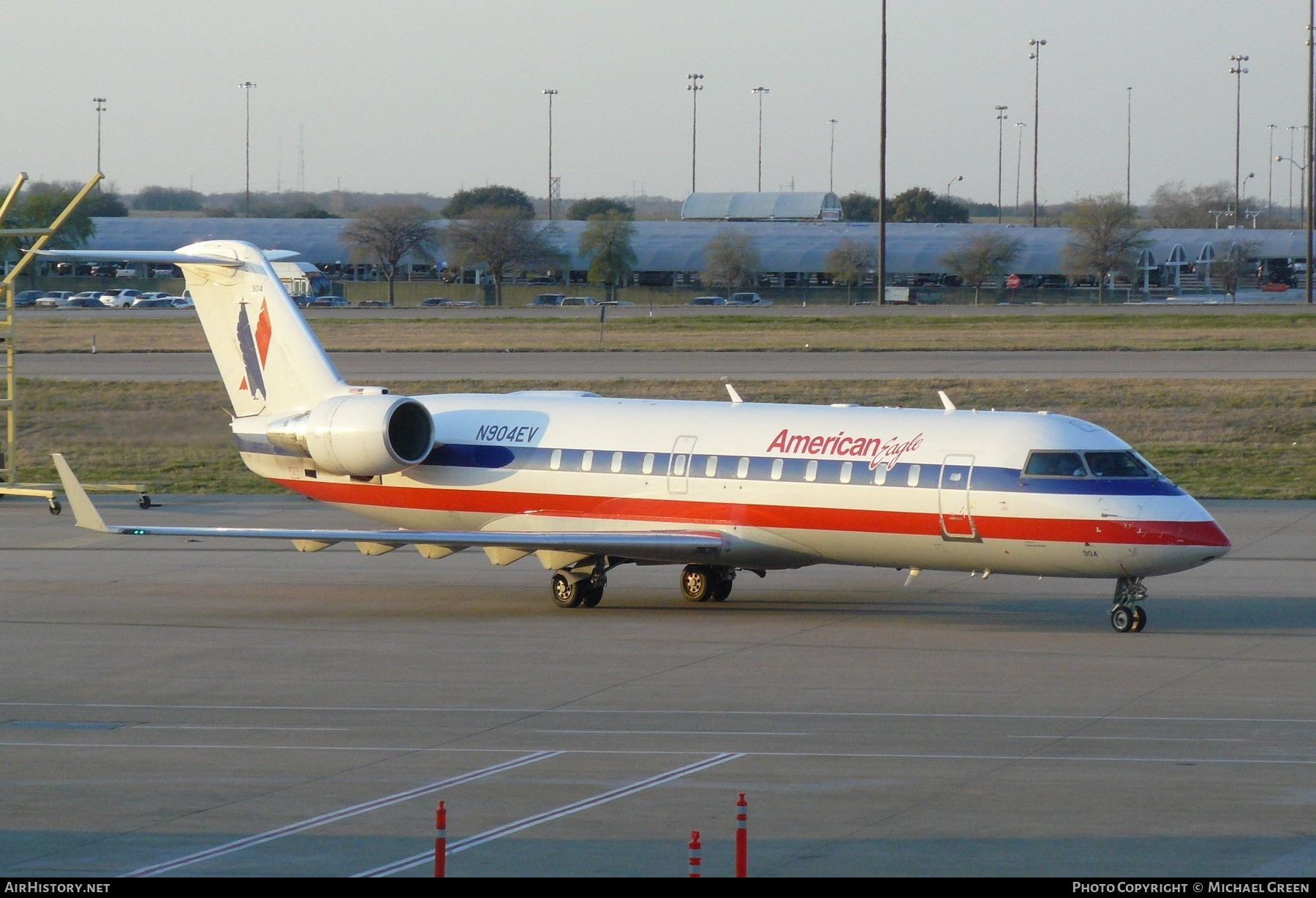 Aircraft Photo of N904EV | Bombardier CRJ-200ER (CL-600-2B19) | American Eagle | AirHistory.net #411333