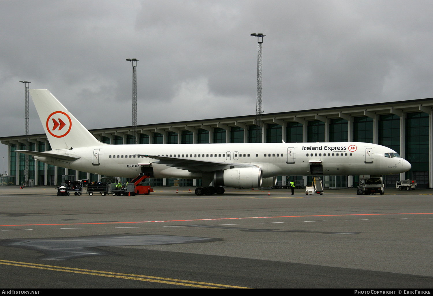 Aircraft Photo of G-STRZ | Boeing 757-258 | Iceland Express | AirHistory.net #411365