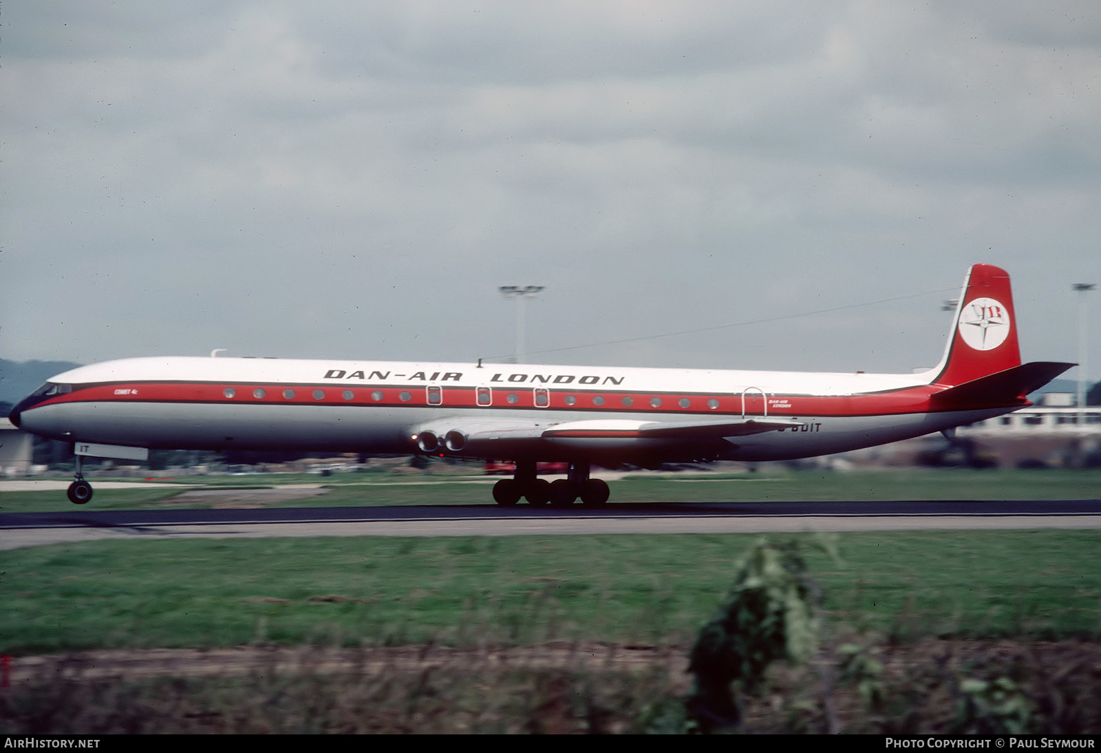 Aircraft Photo of G-BDIT | De Havilland D.H. 106 Comet 4C | Dan-Air London | AirHistory.net #411657