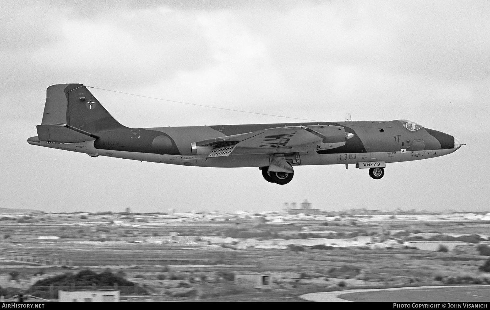 Aircraft Photo of WH779 | English Electric Canberra PR7 | UK - Air Force | AirHistory.net #411670