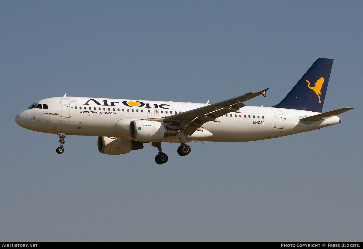 Aircraft Photo of EI-DSO | Airbus A320-214 | Air One | AirHistory.net #411723