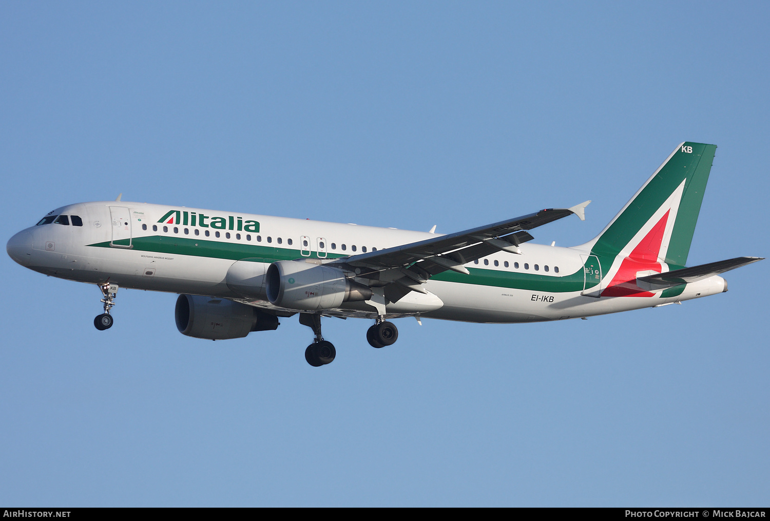 Aircraft Photo of EI-IKB | Airbus A320-214 | Alitalia | AirHistory.net #412021