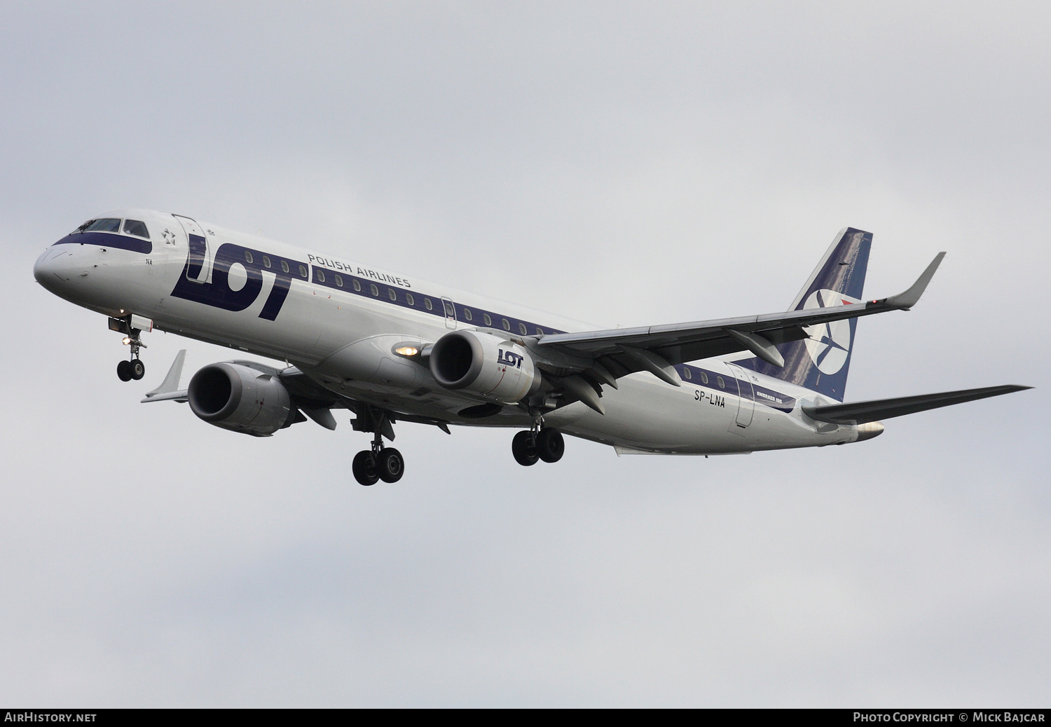 Aircraft Photo of SP-LNA | Embraer 195LR (ERJ-190-200LR) | LOT Polish Airlines - Polskie Linie Lotnicze | AirHistory.net #412103