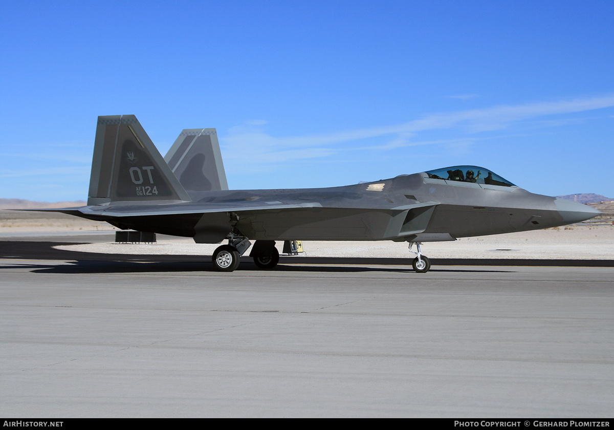Aircraft Photo of 06-4124 / AF06-124 | Lockheed Martin F-22A Raptor | USA - Air Force | AirHistory.net #412222