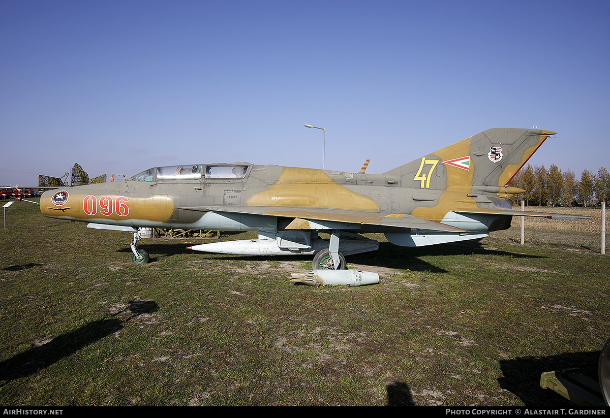 Aircraft Photo of 096 | Mikoyan-Gurevich MiG-21UM | Hungary - Air Force | AirHistory.net #412238