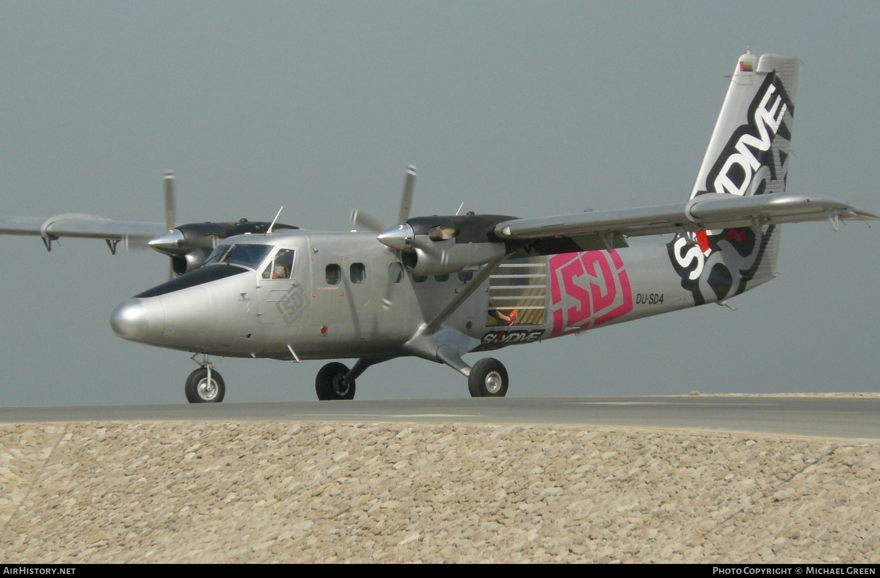 Aircraft Photo of DU-SD4 | De Havilland Canada DHC-6-200 Twin Otter | Skydive Dubai | AirHistory.net #412294