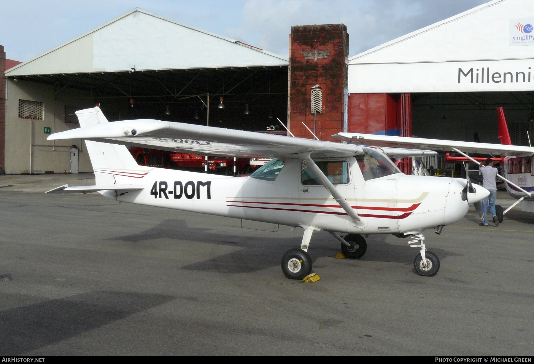 Aircraft Photo of 4R-DOM | Cessna 152 | AirHistory.net #412304
