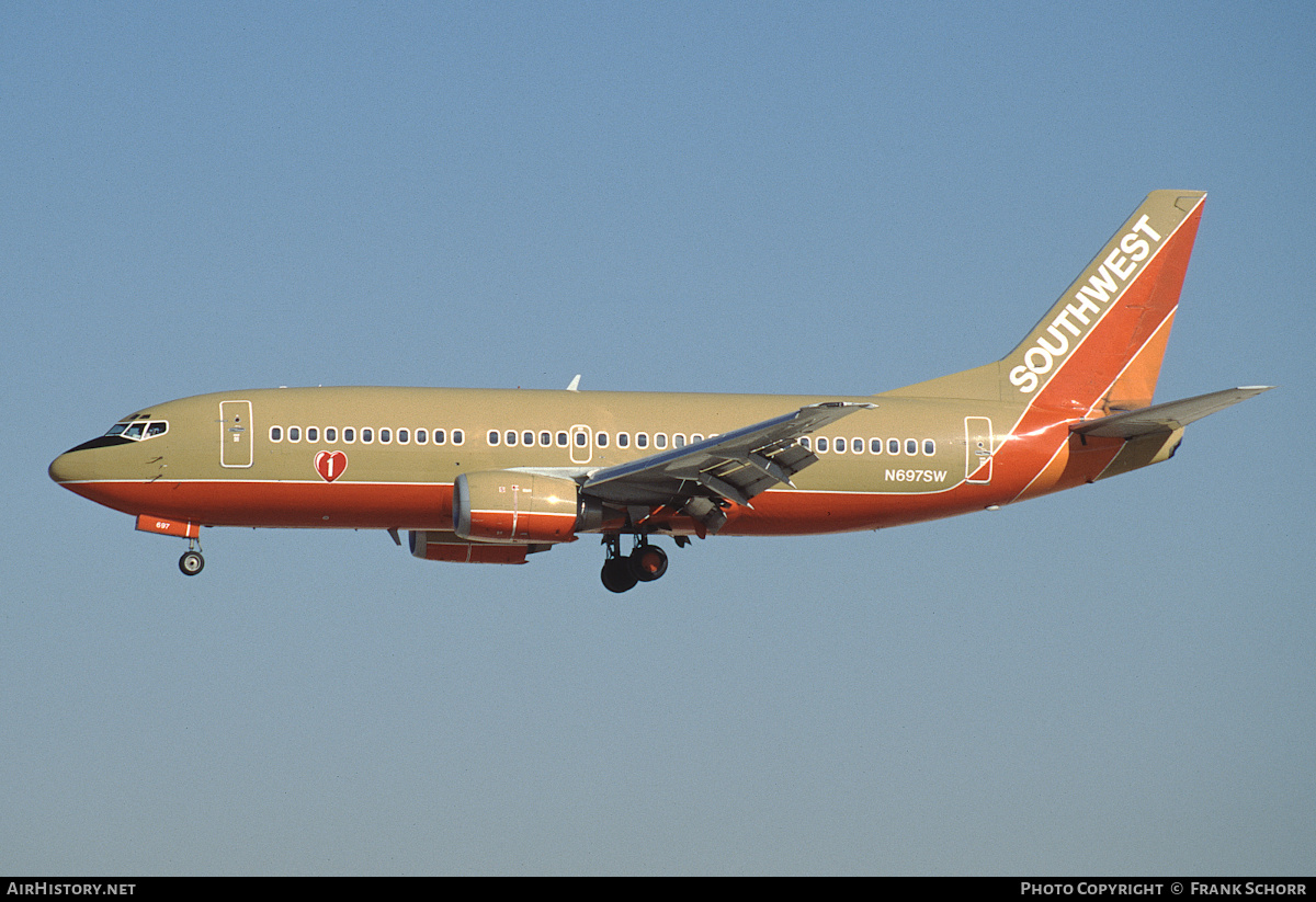 Aircraft Photo of N697SW | Boeing 737-3T0 | Southwest Airlines | AirHistory.net #412381