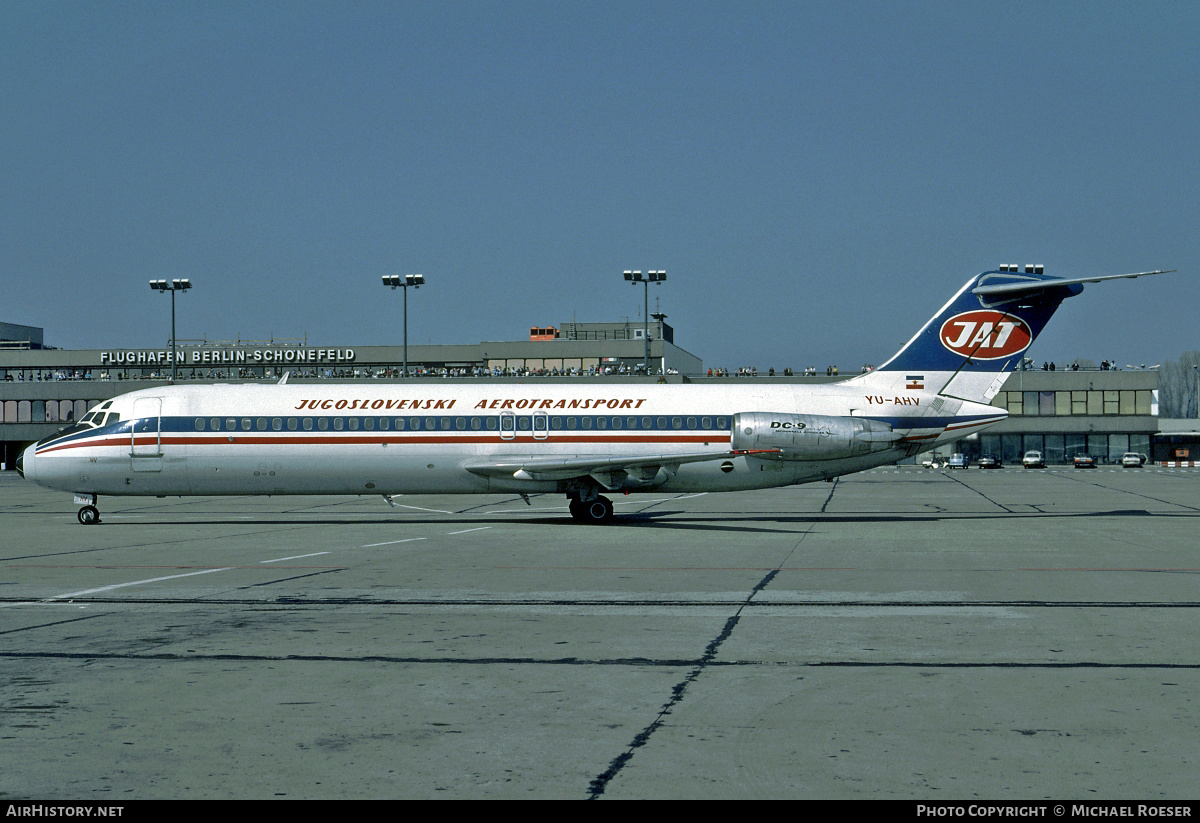 Aircraft Photo of YU-AHV | McDonnell Douglas DC-9-32 | JAT Yugoslav Airlines - Jugoslovenski Aerotransport | AirHistory.net #412494