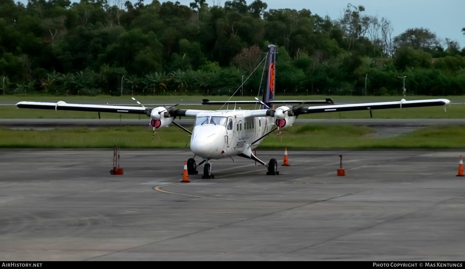 Aircraft Photo of PK-FUM | De Havilland Canada DHC-6-300 Twin Otter | Hevilift | AirHistory.net #412505