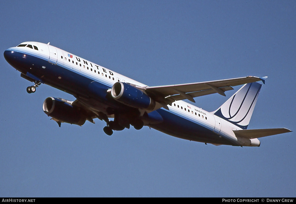 Aircraft Photo of N487UA | Airbus A320-232 | United Airlines | AirHistory.net #412539