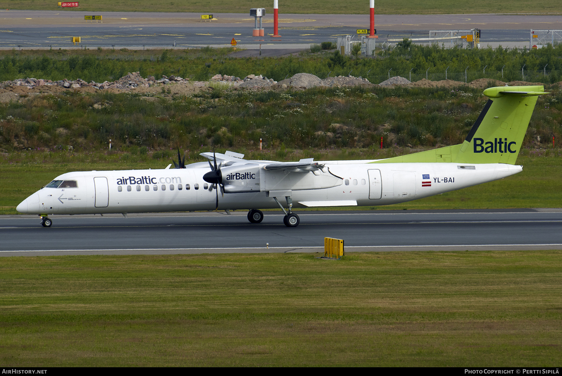Aircraft Photo of YL-BAI | Bombardier DHC-8-402 Dash 8 | AirBaltic | AirHistory.net #412550