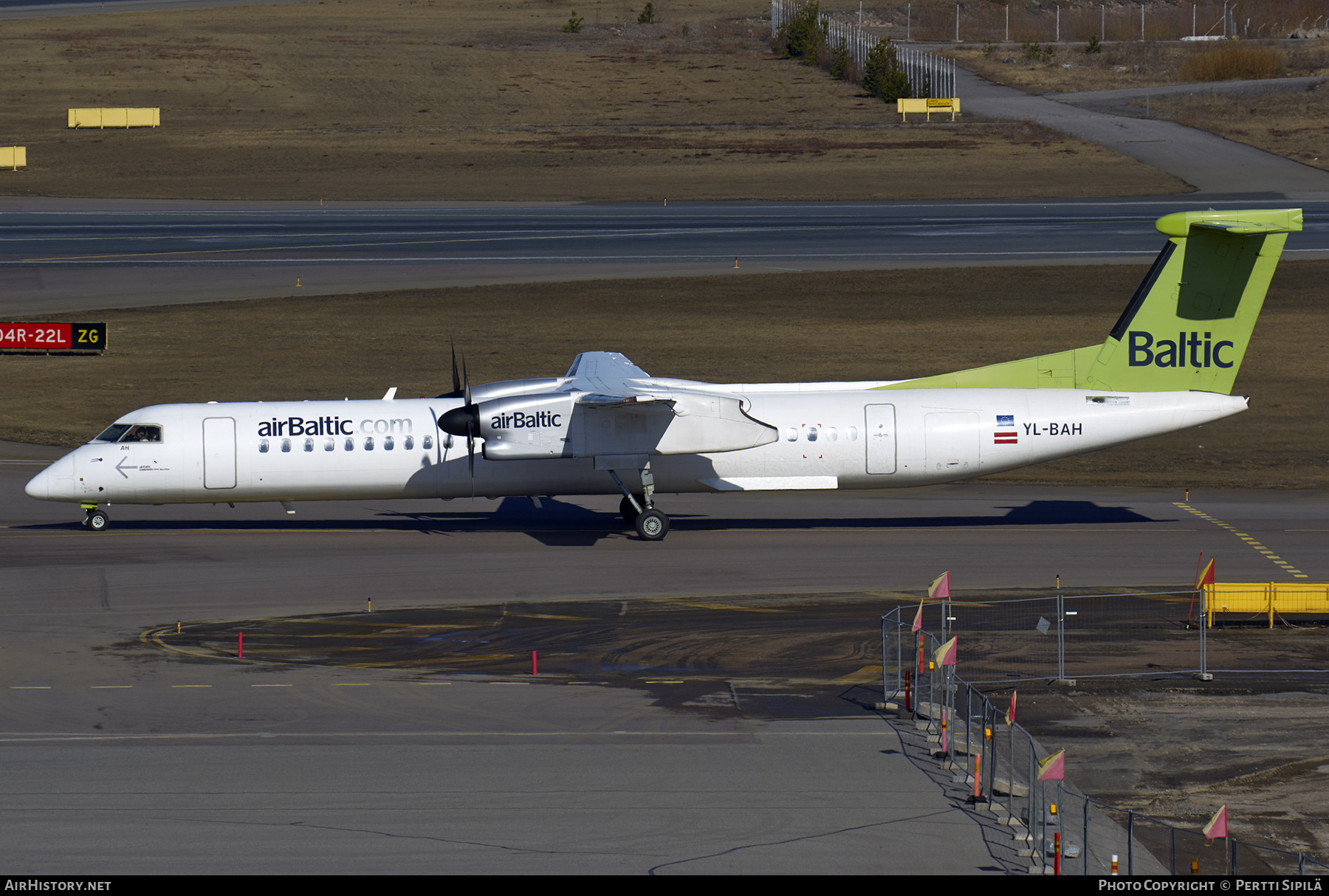 Aircraft Photo of YL-BAH | Bombardier DHC-8-402 Dash 8 | AirBaltic | AirHistory.net #412557