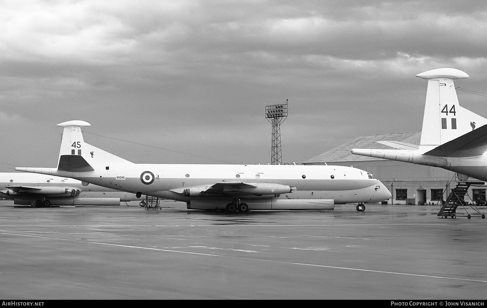 Aircraft Photo of XV245 | Hawker Siddeley HS-801 Nimrod MR.1 | UK - Air Force | AirHistory.net #412583